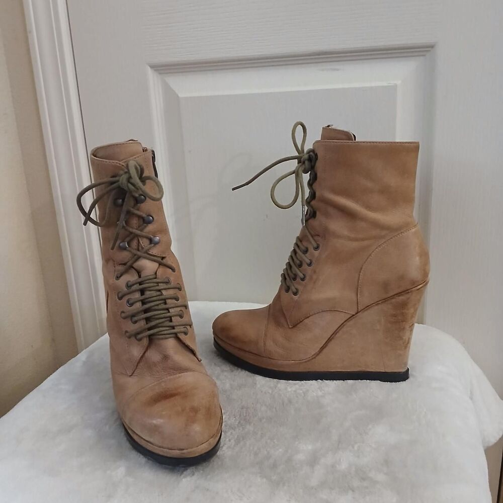 Y2K Indie Vince Camuto Distressed Brown Leather Lace Up Wedge Booties 9.5 Bratz